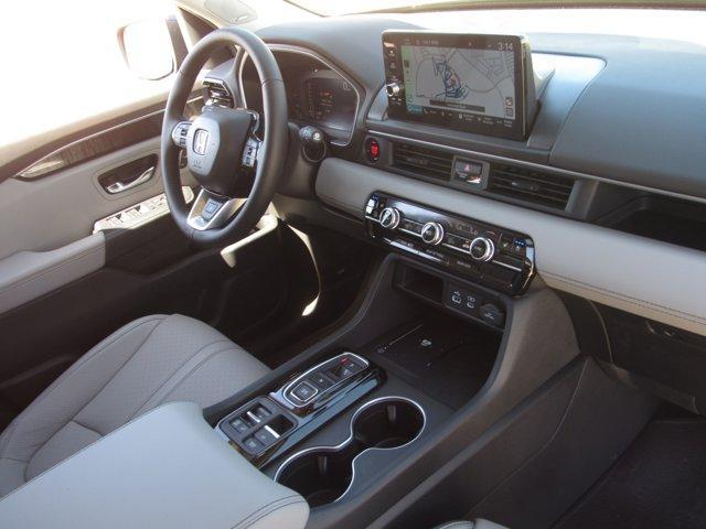 new 2025 Honda Pilot car, priced at $54,530