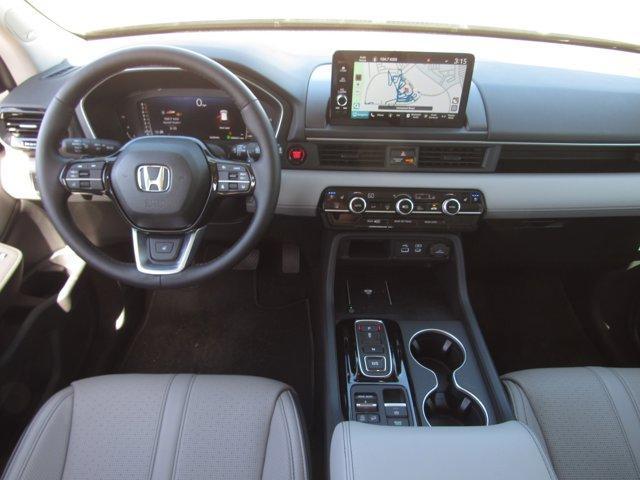 new 2025 Honda Pilot car, priced at $54,530