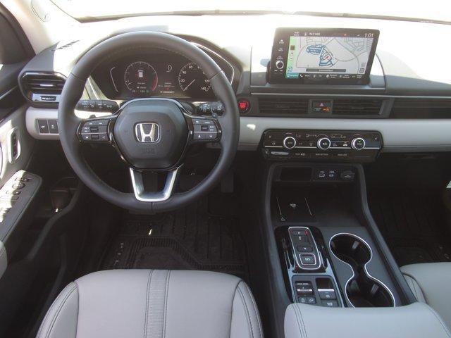 new 2025 Honda Pilot car, priced at $53,405