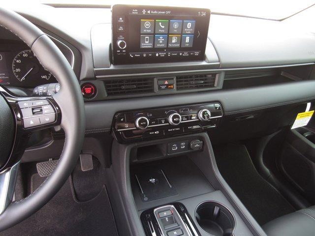 new 2025 Honda Pilot car, priced at $45,680