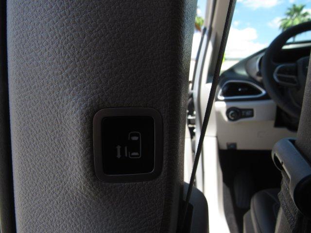 used 2024 Chrysler Pacifica Hybrid car, priced at $33,999