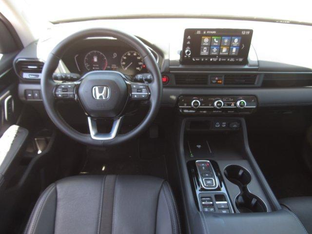 used 2025 Honda Pilot car, priced at $42,226
