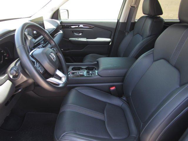 used 2025 Honda Pilot car, priced at $42,226