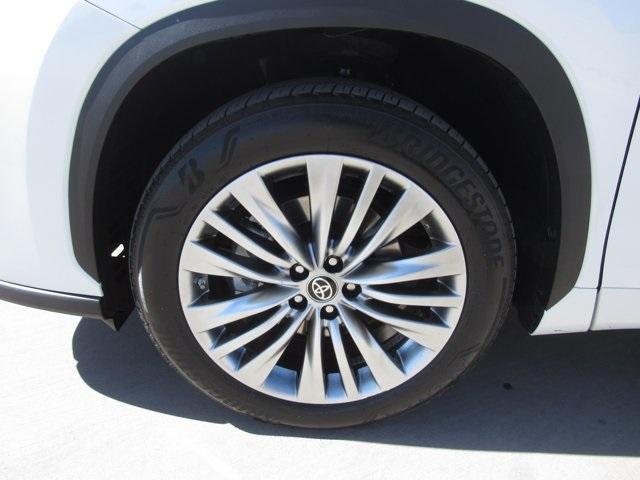 used 2023 Toyota Highlander car, priced at $44,777