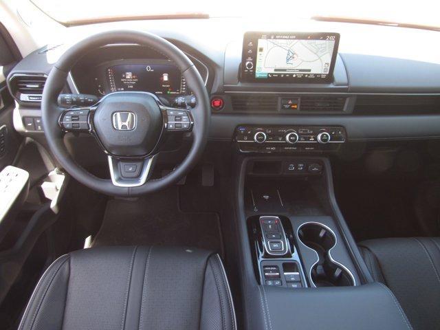 new 2025 Honda Pilot car, priced at $56,705