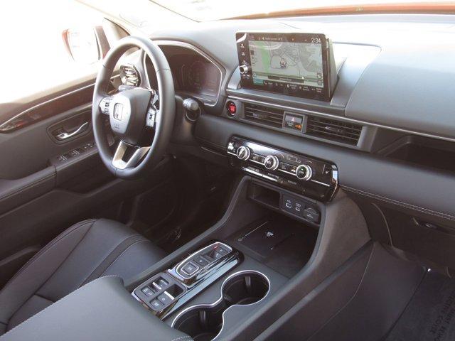 new 2025 Honda Pilot car, priced at $49,405