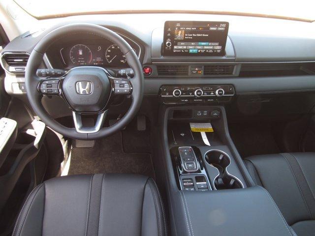 new 2025 Honda Pilot car, priced at $51,550