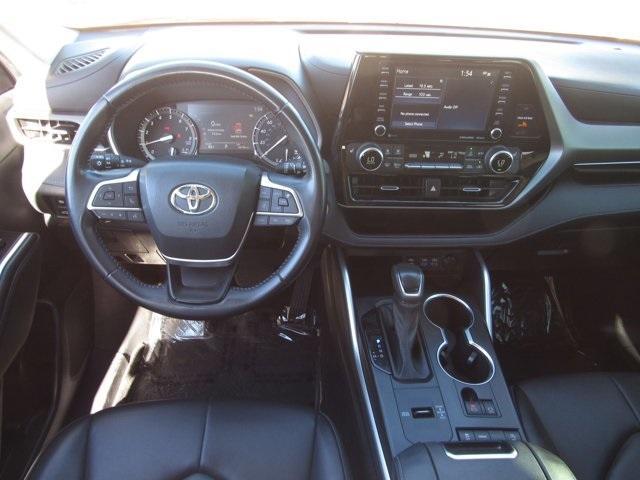 used 2022 Toyota Highlander car, priced at $32,776