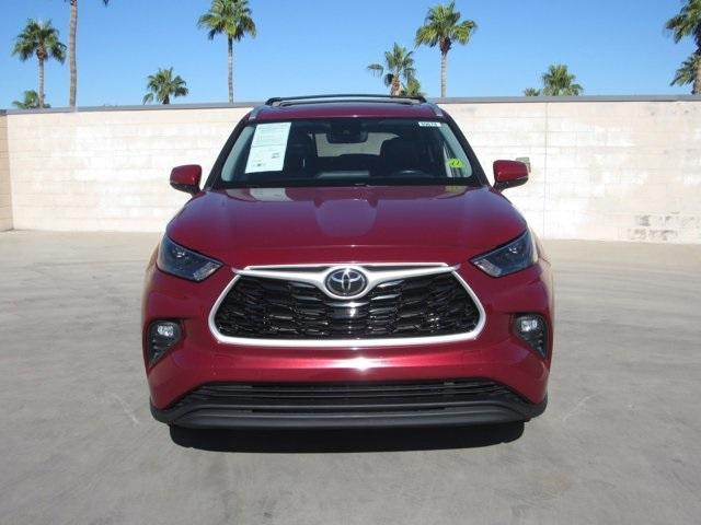 used 2022 Toyota Highlander car, priced at $32,776