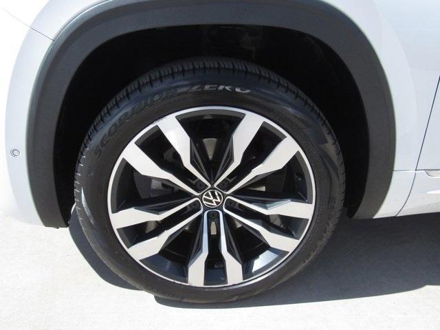 used 2020 Volkswagen Atlas Cross Sport car, priced at $28,057