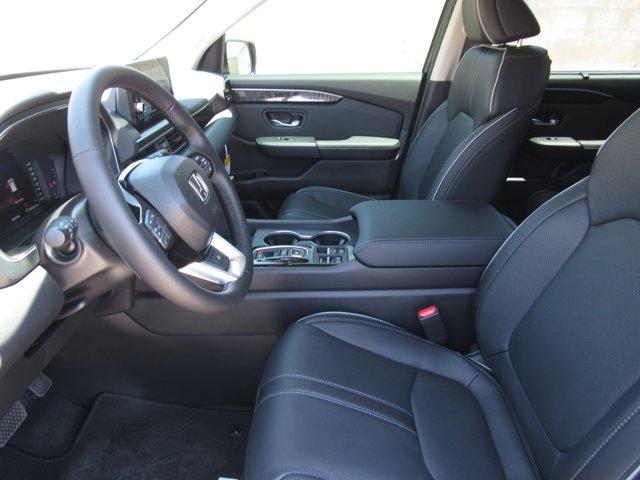 new 2025 Honda Pilot car, priced at $54,530