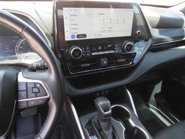 used 2023 Toyota Highlander car, priced at $37,280