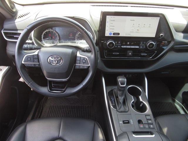 used 2023 Toyota Highlander car, priced at $37,280