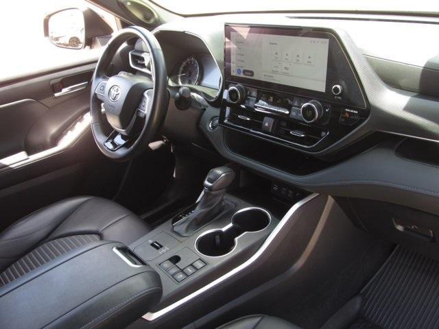 used 2023 Toyota Highlander car, priced at $37,280