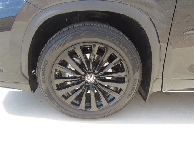 used 2023 Toyota Highlander car, priced at $37,280