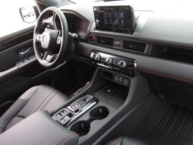 new 2025 Honda Pilot car, priced at $51,305