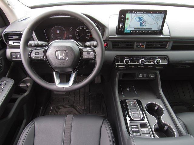 new 2025 Honda Pilot car, priced at $49,405