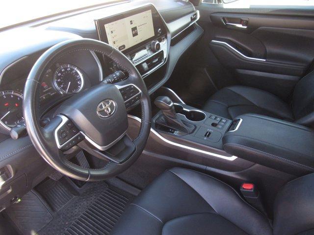 used 2023 Toyota Highlander car, priced at $38,134