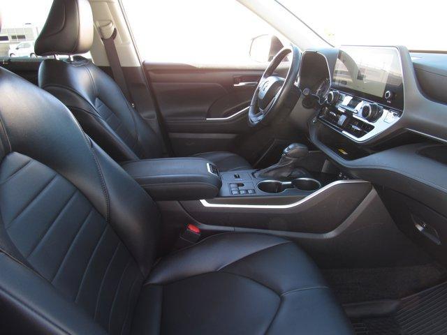used 2023 Toyota Highlander car, priced at $38,134