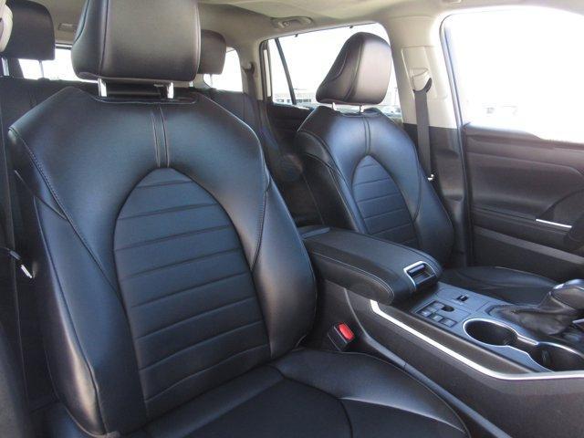 used 2023 Toyota Highlander car, priced at $38,134