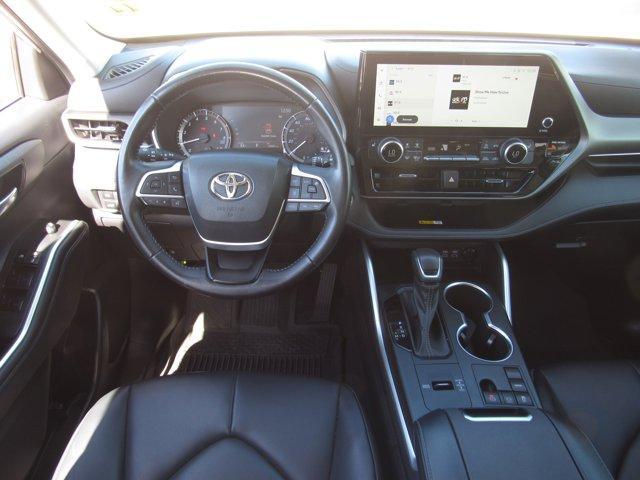 used 2023 Toyota Highlander car, priced at $38,134