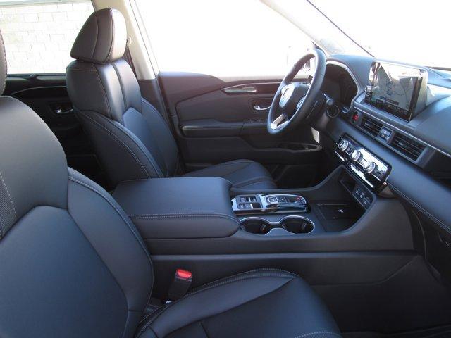 new 2025 Honda Pilot car, priced at $51,550