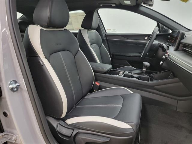 new 2025 Kia K5 car, priced at $29,527