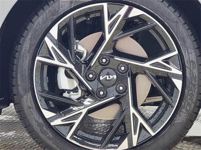new 2025 Kia K5 car, priced at $29,527