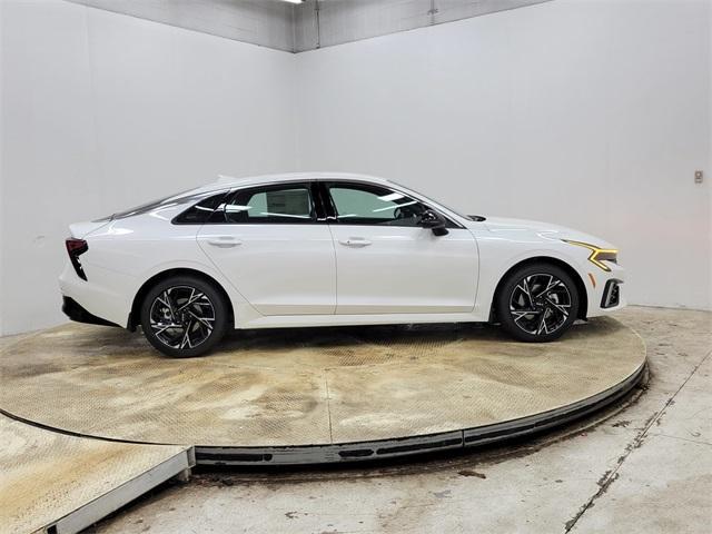 new 2025 Kia K5 car, priced at $29,133