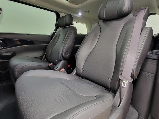 new 2025 Kia Carnival Hybrid car, priced at $53,250