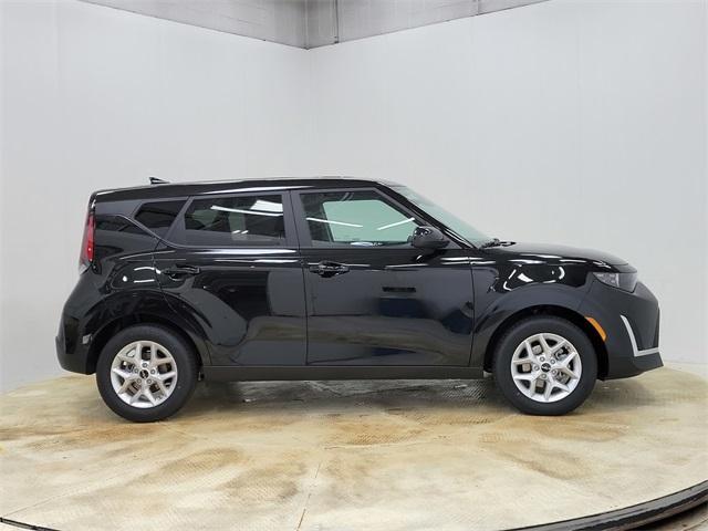 new 2025 Kia Soul car, priced at $24,093