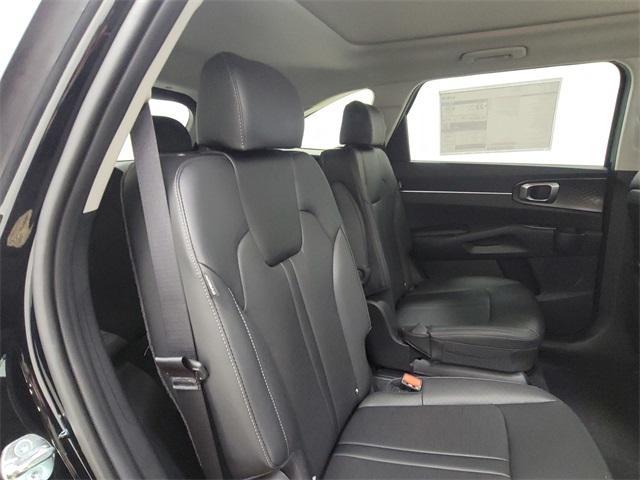 new 2025 Kia Sorento car, priced at $37,660