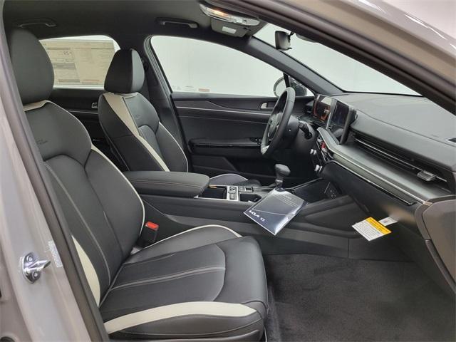new 2025 Kia K5 car, priced at $27,618