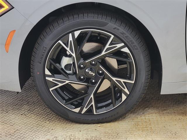 new 2025 Kia K5 car, priced at $27,618