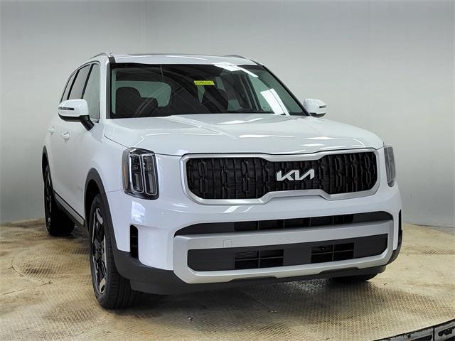 new 2025 Kia Telluride car, priced at $42,905