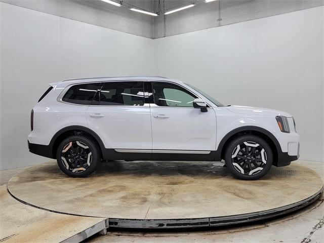 new 2025 Kia Telluride car, priced at $42,905