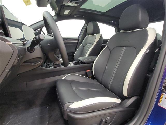 new 2025 Kia K5 car, priced at $30,107