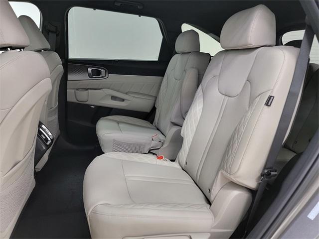 new 2025 Kia Sorento Hybrid car, priced at $44,060