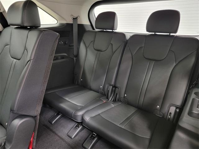 new 2025 Kia Sorento car, priced at $35,636