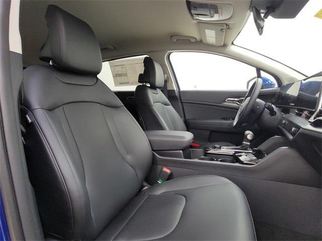 new 2025 Kia Sportage car, priced at $28,552