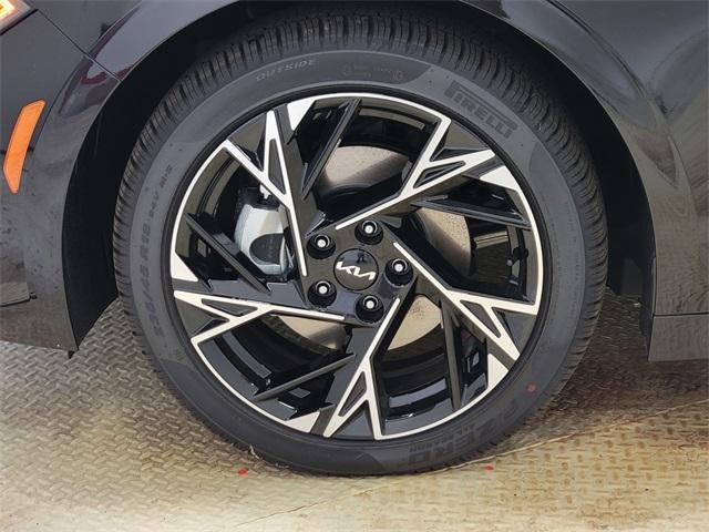 new 2025 Kia K5 car, priced at $29,344