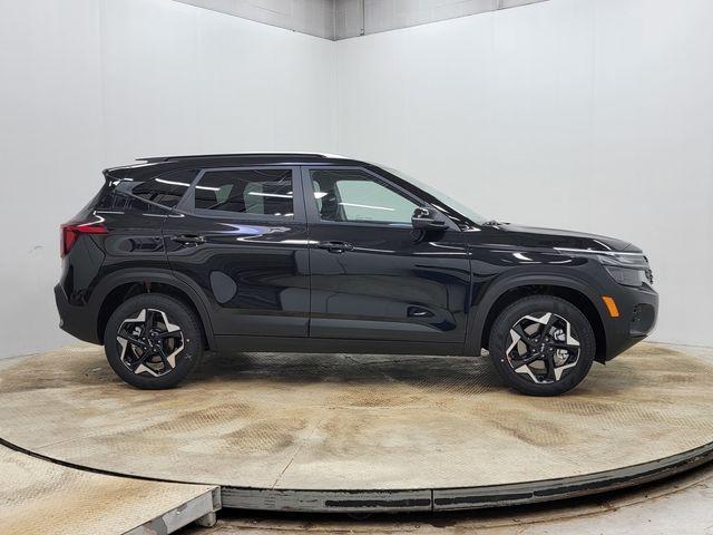new 2026 Kia Seltos car, priced at $27,273
