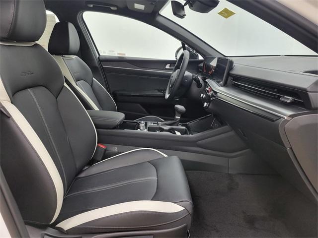 new 2025 Kia K5 car, priced at $30,786