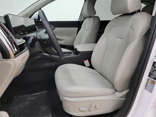 new 2025 Kia Sorento car, priced at $34,993