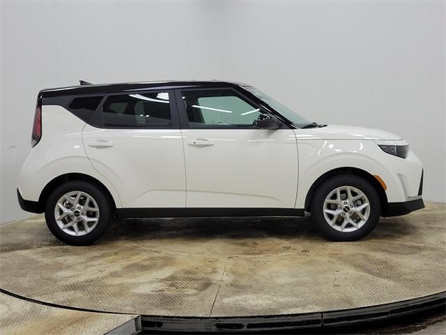 new 2025 Kia Soul car, priced at $24,093