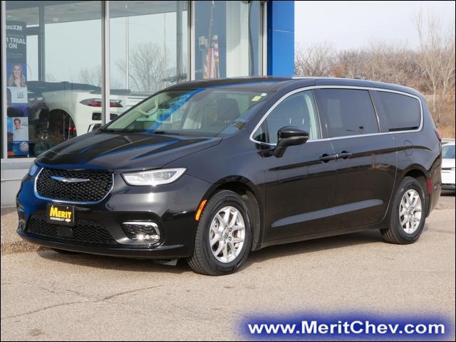 used 2023 Chrysler Pacifica car, priced at $25,995