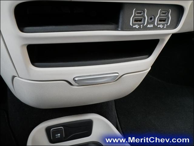 used 2023 Chrysler Pacifica car, priced at $25,995