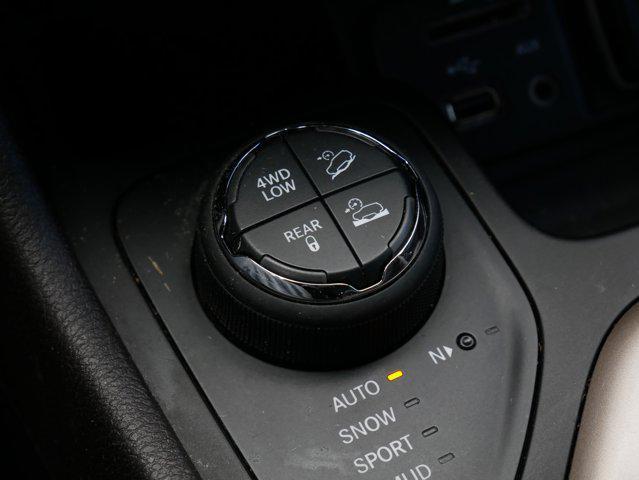 used 2015 Jeep Cherokee car, priced at $10,995