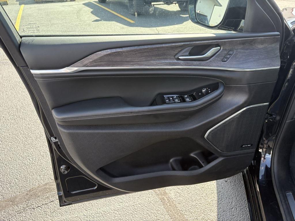 used 2023 Jeep Grand Cherokee L car, priced at $34,620