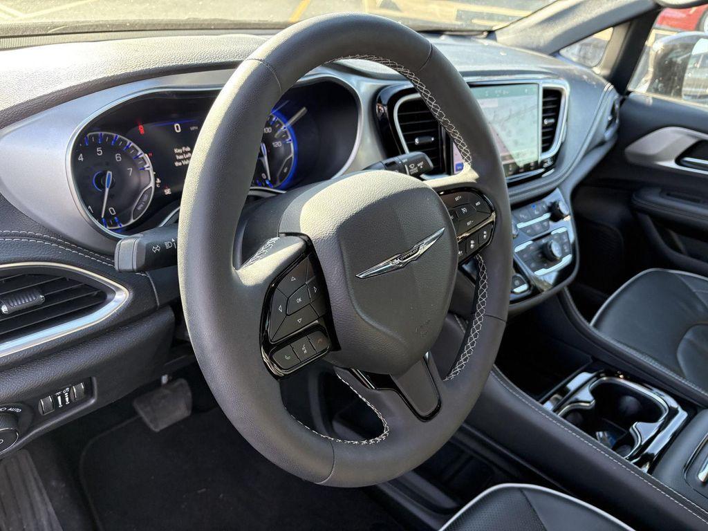 used 2025 Chrysler Pacifica car, priced at $41,000